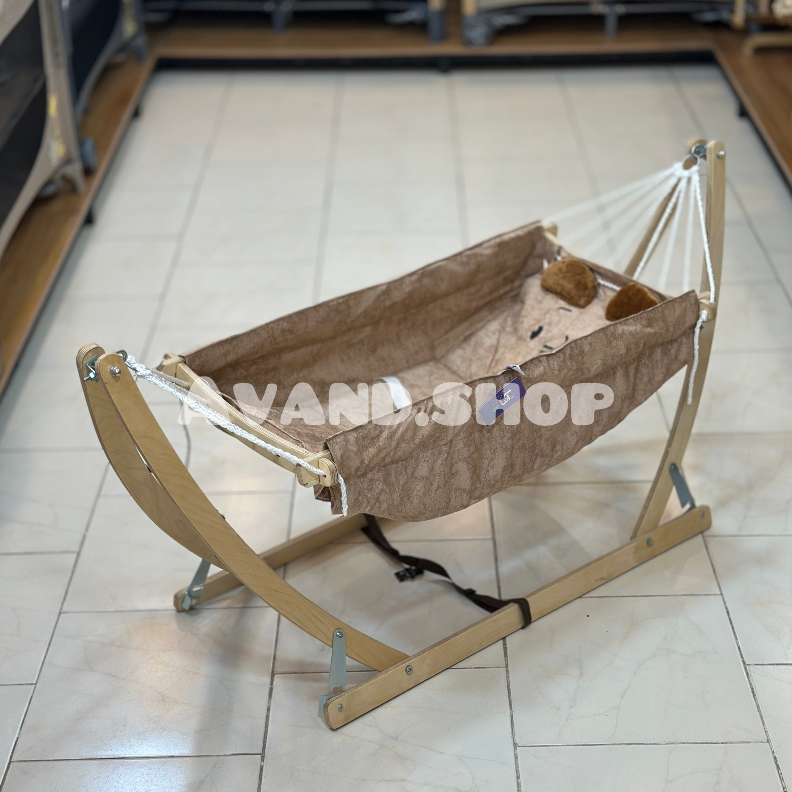 IMG_1566 گهواره سنتی چوبی تاشو نوزاد مدل آنیا (طرح خرس ) - Image 1