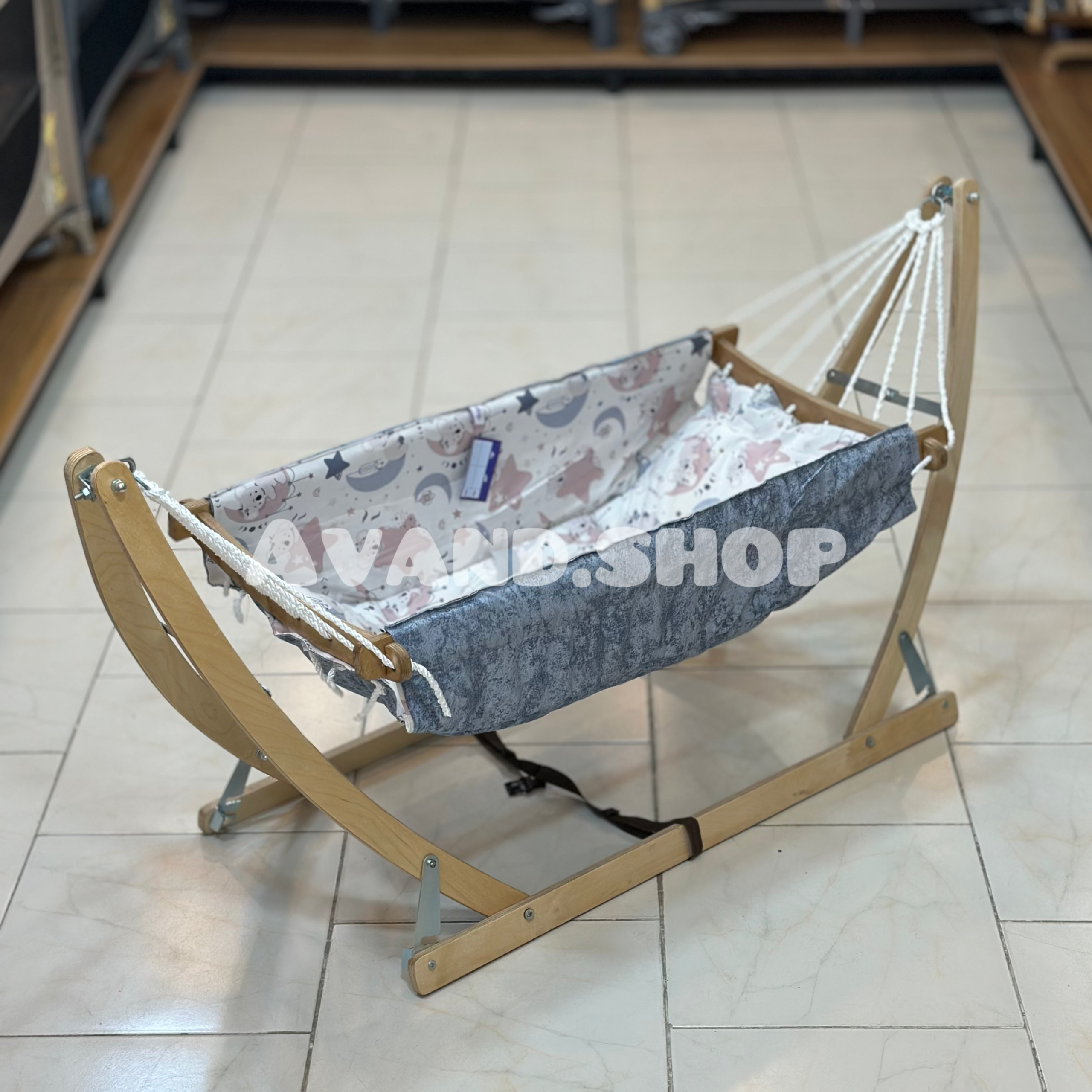 IMG_1568 گهواره سنتی چوبی تاشو نوزاد مدل آنیا (طرح ماه و ستاره) - Image 1